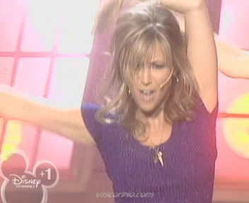 medley-somegirls-mmm-disneychannelkidsawards-09-04-04-033.jpg