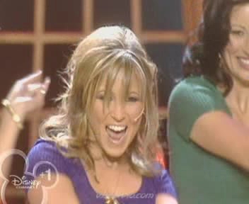 medley-somegirls-mmm-disneychannelkidsawards-09-04-04-116.jpg