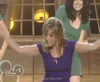 medley-somegirls-mmm-disneychannelkidsawards-09-04-04-204.jpg