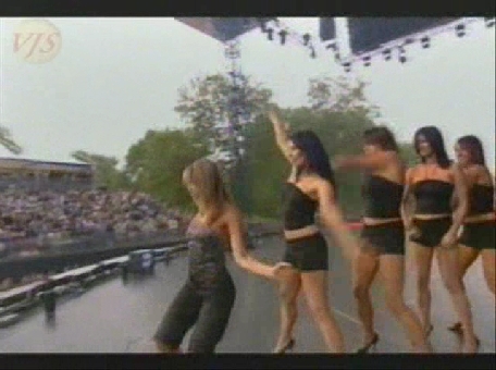 somegirls-olympictorchconcert-027.jpg